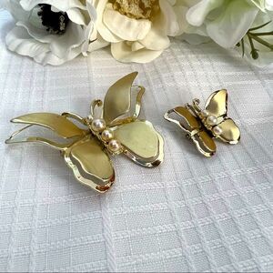 Vintage Rare Duo Butterfly Brooch Set Gold Tone Faux Pearl Accent